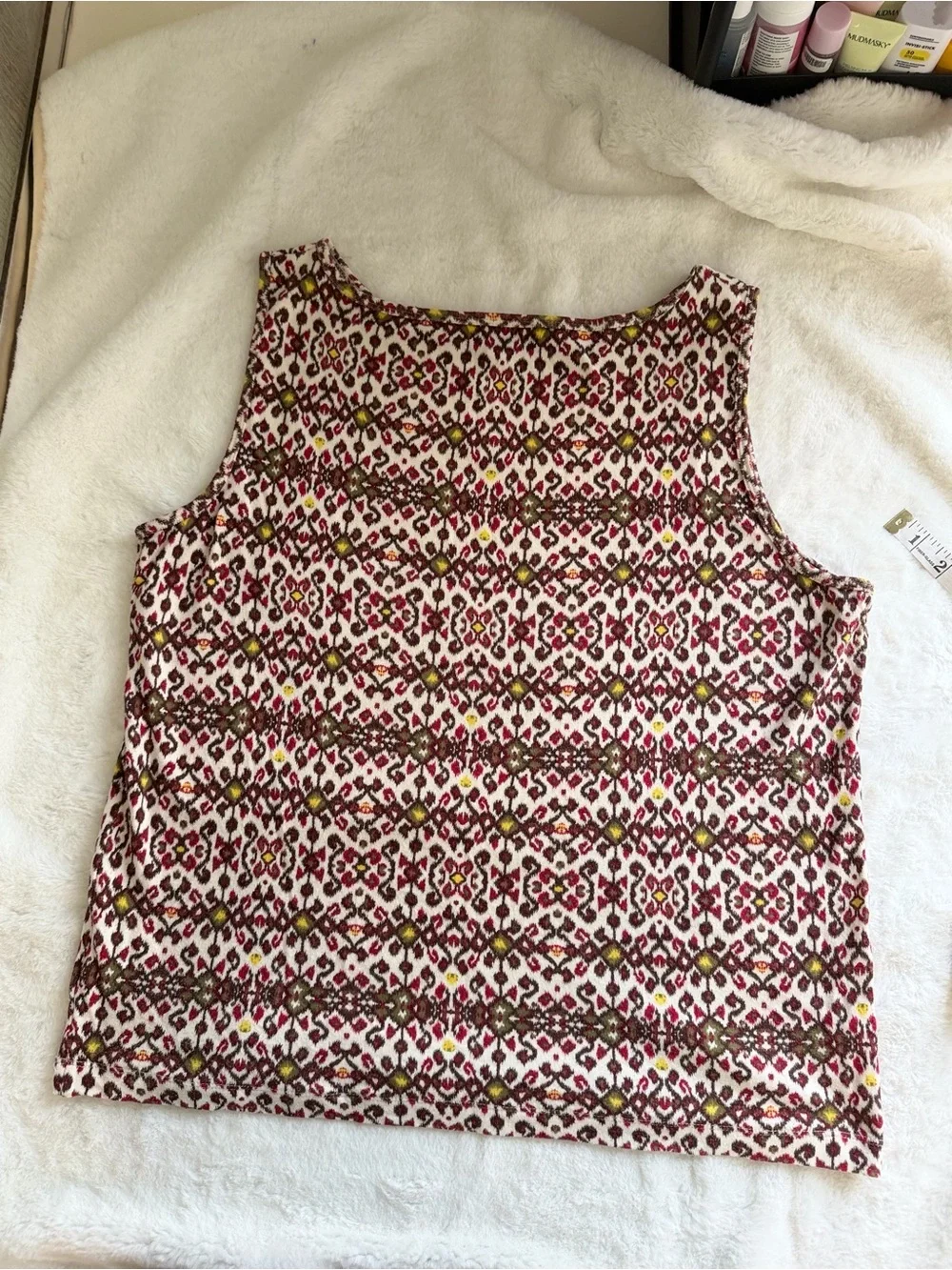 Jones New York Sleeveless Tank in Burgundy, Olive, Yellow and White Pattern